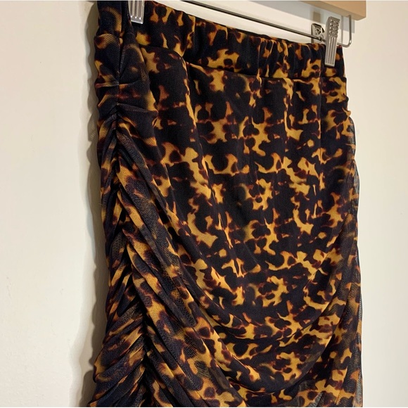 Leopard Print Mini Skirt with Ruched Sides - Picture 3 of 4